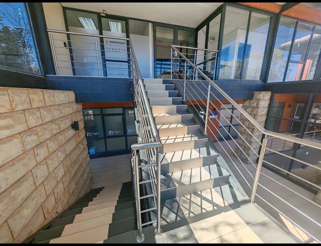 132M² OFFICE TO LET IN MEYERSDAL